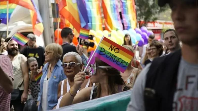 Nevidljivi i uplašeni: Život LGBT ljudi u malim sredinama u Srbiji
